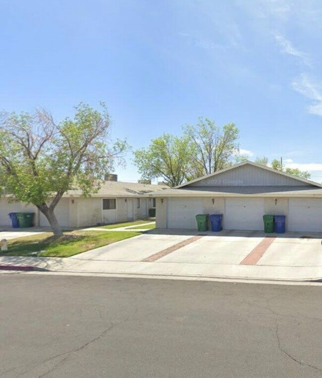 property at 117 Parkview Dr