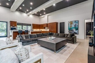 4529 Royal Ln in Dallas, TX - Building Photo - Building Photo