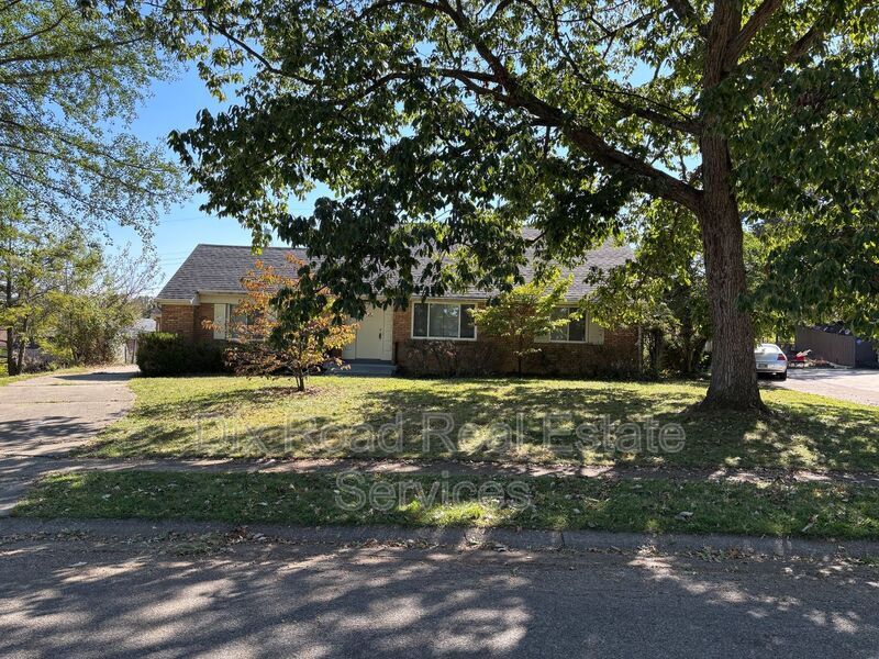 1113 James Rd in Hamilton, OH - Building Photo