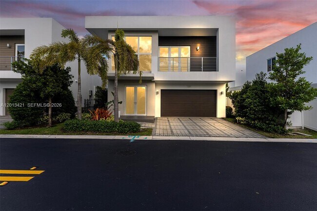 7535 NW 98th Ave