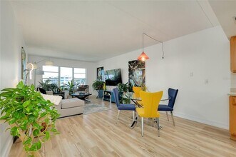 3806 Gulf of Mexico Dr in Longboat Key, FL - Building Photo - Building Photo