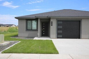 4103 Quinn Dr NE in Moses Lake, WA - Building Photo