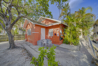 418 NW 9th Ave in Miami, FL - Building Photo - Building Photo