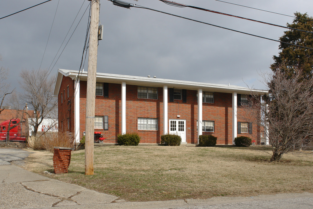 3005 Pamela Way in Louisville, KY - Building Photo