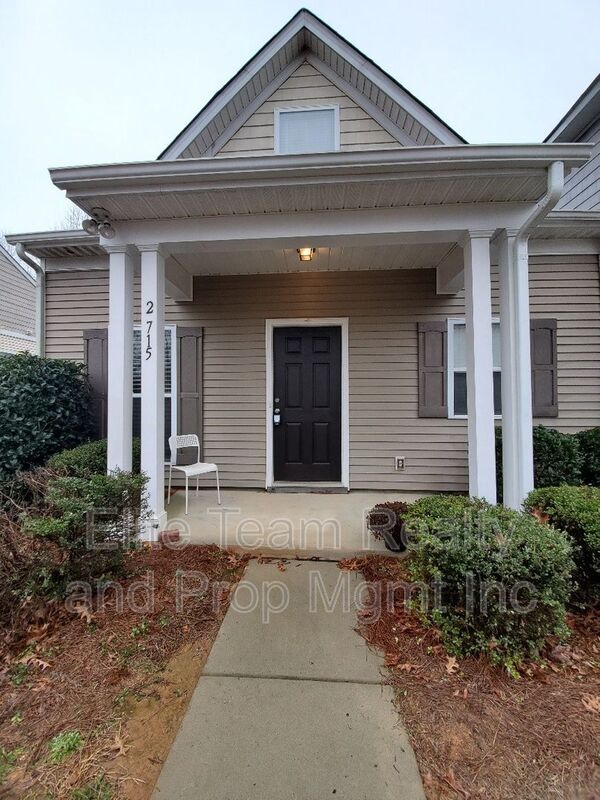property at 2715 Meadow Knoll Dr