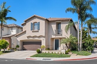 2582 Tea Leaf Ln in Tustin, CA - Foto de edificio - Building Photo