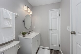 Skyridge Apartment Homes in Cincinnati, OH - Building Photo - Building Photo