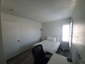 6935 Simi Pl in San Diego, CA - Building Photo - Building Photo