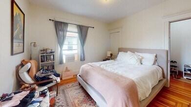 17 Bradbury Ave in Medford, MA - Building Photo - Building Photo