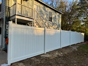 204 E Good St, Unit Upstairs in Mineola, TX - Foto de edificio - Building Photo