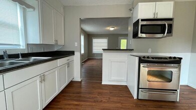 2628 W Mt Vernon St in Springfield, MO - Building Photo - Building Photo