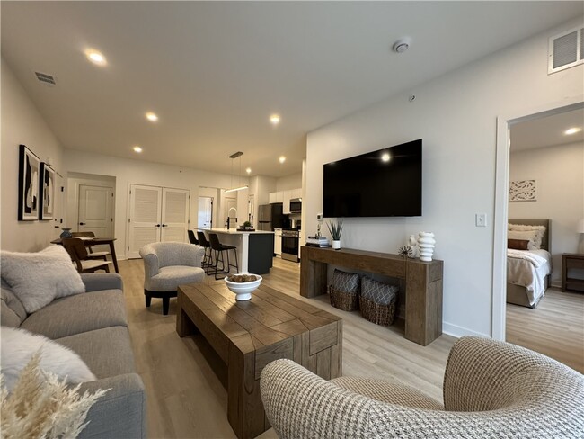 503 Erie Rdg Dr in Henrietta, NY - Building Photo - Building Photo