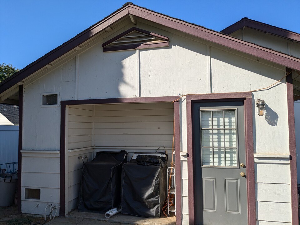 12275 13th St, Unit Guest House in Yucaipa, CA - Building Photo