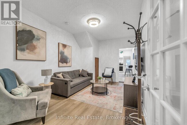 property at 11 D'Arcy St