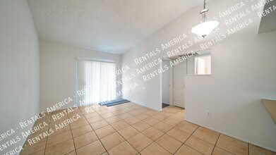 1360 N Riverview Blvd in Tucson, AZ - Building Photo - Building Photo