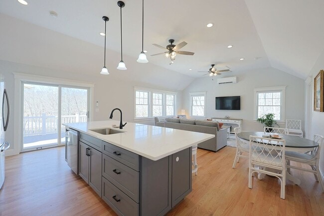 property at 5 Reilly's Ln