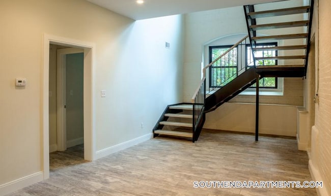 11 Newcomb St, Unit 4 in Boston, MA - Building Photo - Building Photo