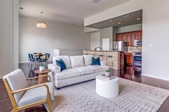 13900 Noel Rd in Dallas, TX - Building Photo - Building Photo
