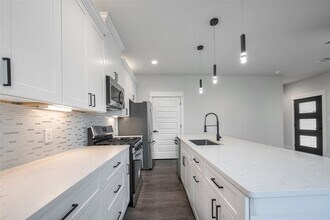 1353 Dewalt St in Houston, TX - Building Photo - Building Photo