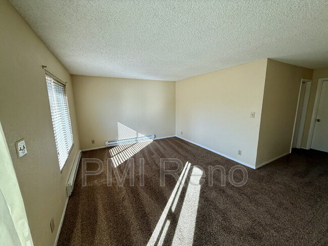 3910 Clear Acre Ln in Reno, NV - Building Photo - Building Photo