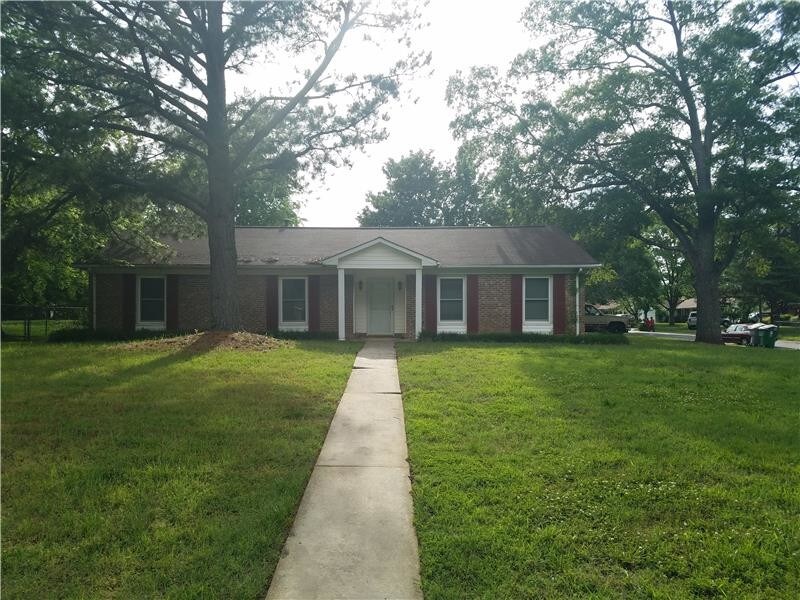 7500 Bramblewood Dr in Charlotte, NC - Building Photo