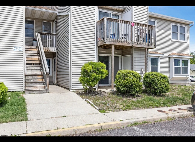 property at 700 N Franklin Blvd