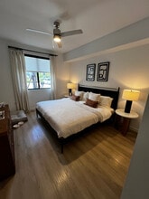 572 S Biscayne River Dr, Unit A1 in Miami, FL - Foto de edificio - Building Photo