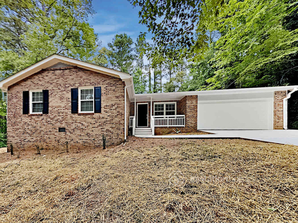 747 Dover St in Marietta, GA - Foto de edificio