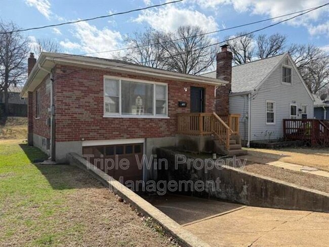 7560 Alicia Ave in Maplewood, MO - Building Photo - Building Photo