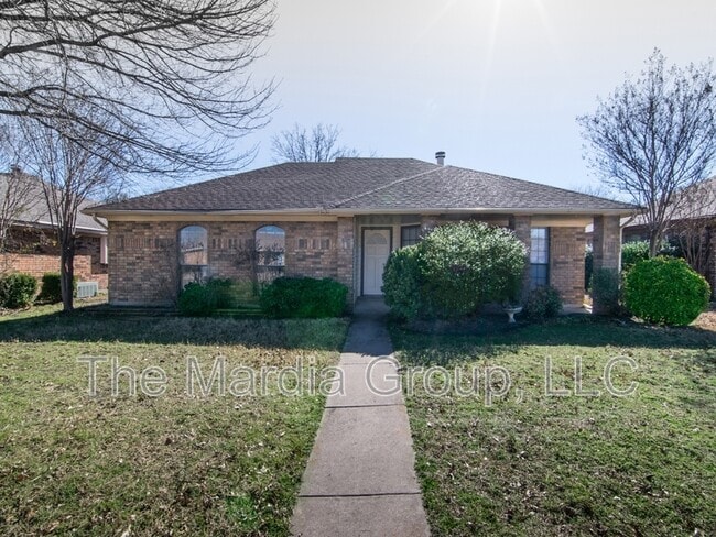 1520 Mayflower Dr