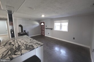 24172 Old Carolina Rd in Aldie, VA - Building Photo - Building Photo