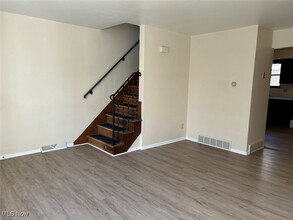 3601 Beaumont Dr-Unit -5 in Weirton, WV - Foto de edificio - Building Photo