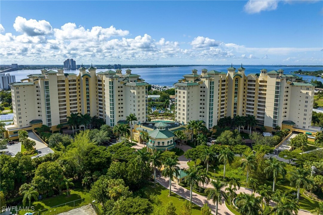 3426 Hancock Bridge Pkwy in North Fort Myers, FL - Building Photo