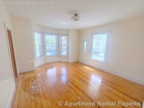 44 Elm St, Unit #2 in Somerville, MA - Foto de edificio - Building Photo
