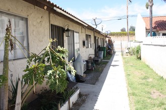 24238 Postal Ave in Moreno Valley, CA - Foto de edificio - Building Photo