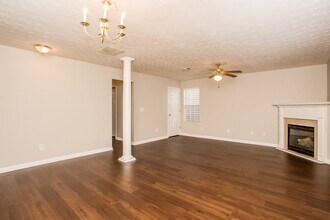 4085 Mission Way in Mcdonough, GA - Foto de edificio - Building Photo