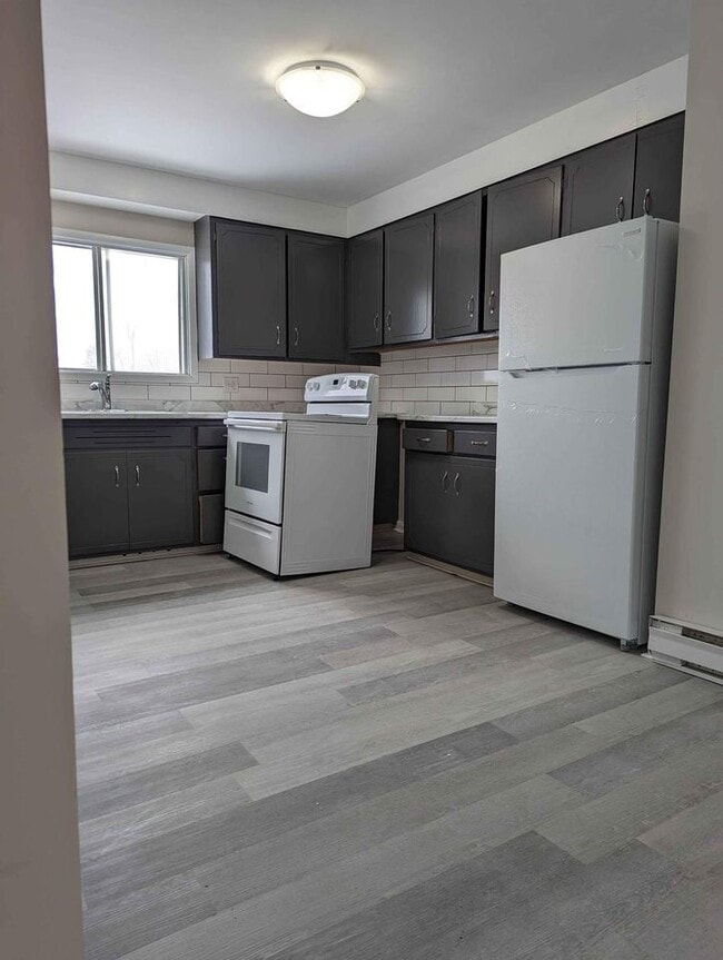 105 Argyle St in Moncton, NB - Building Photo - Building Photo