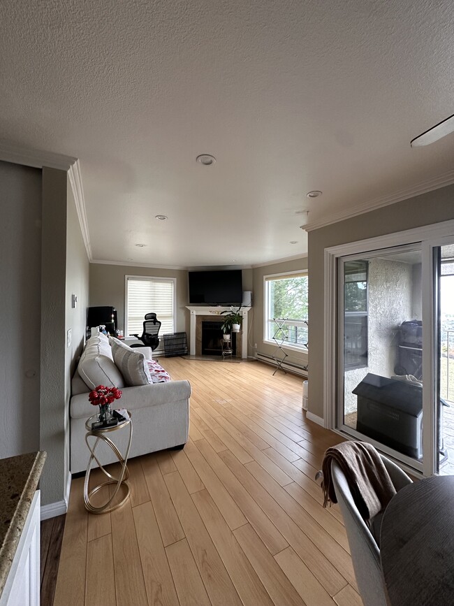 2505 Miramar Ave, Unit #119 in Castro Valley, CA - Building Photo - Building Photo