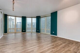 345 N La Salle Dr in Chicago, IL - Building Photo - Building Photo