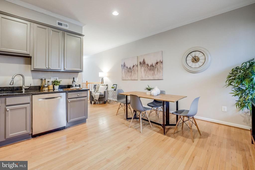27 Todd Pl NE in Washington, DC - Building Photo