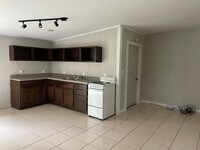 118 Elles Ave photo'