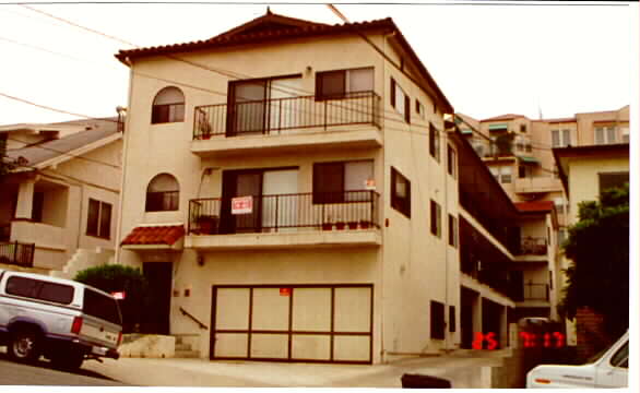 930 Centennial St in Los Angeles, CA - Building Photo - Building Photo