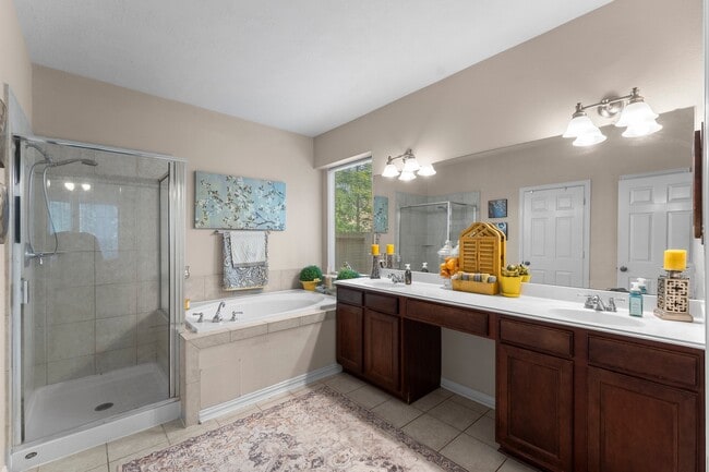 property at 51 N Scribewood Cir