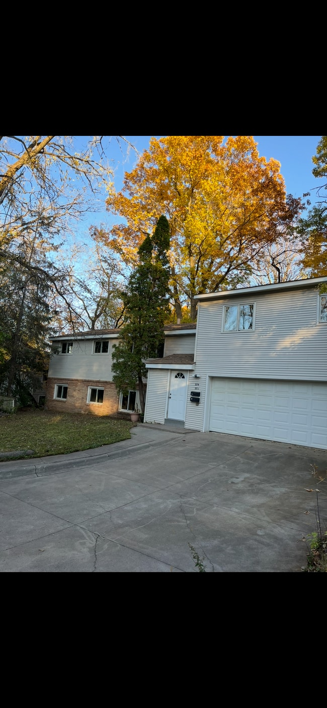 573 Maple Sq, Unit Studio