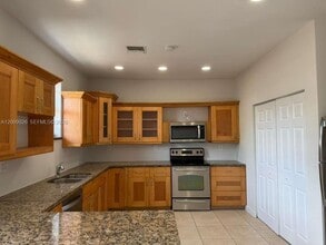 2209 Monroe St in Hollywood, FL - Building Photo - Building Photo