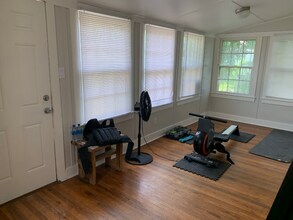 614 W Lee Ave in Kingsville, TX - Building Photo - Building Photo