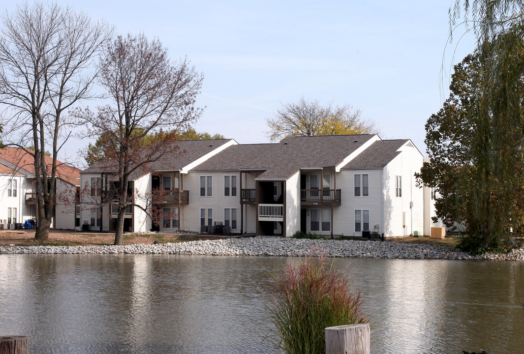 Stone Lake in Indianapolis, IN - Building Photo