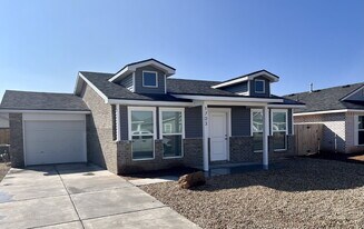 1703 135th St in Lubbock, TX - Building Photo