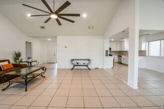 5635 Greenhill Forest Dr in Houston, TX - Building Photo - Building Photo