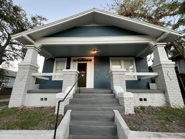 property at 3021 Sanchez St